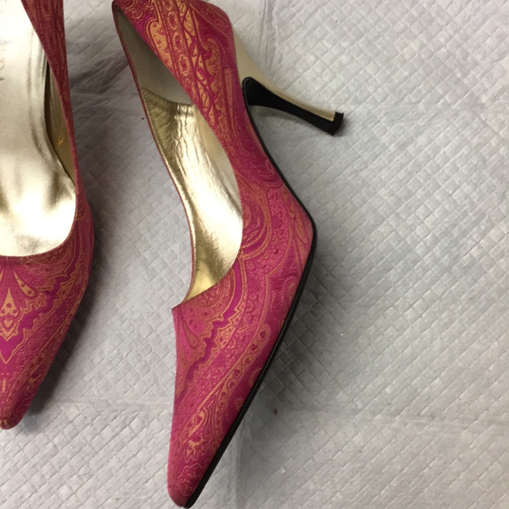Escada pink paisley heels - Picture 4 of 6
